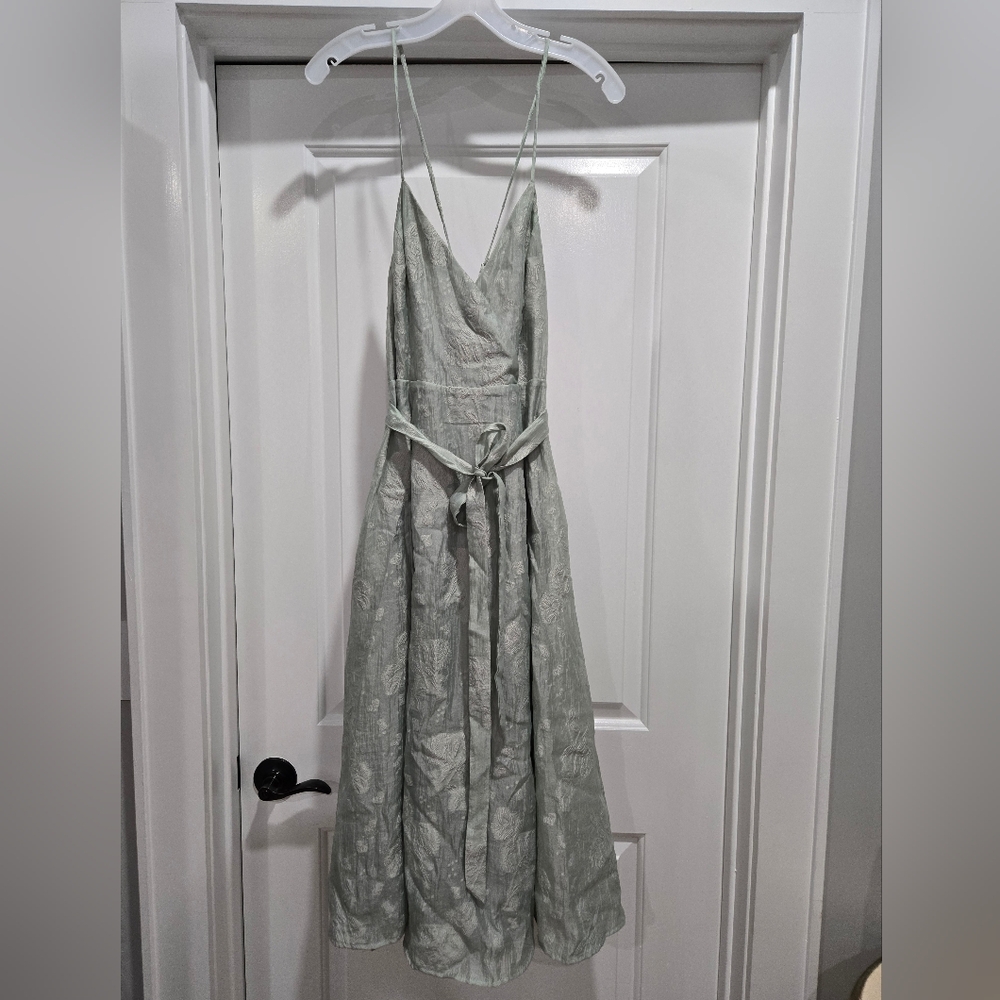 NWT Lulus Open Back Slit Sz M